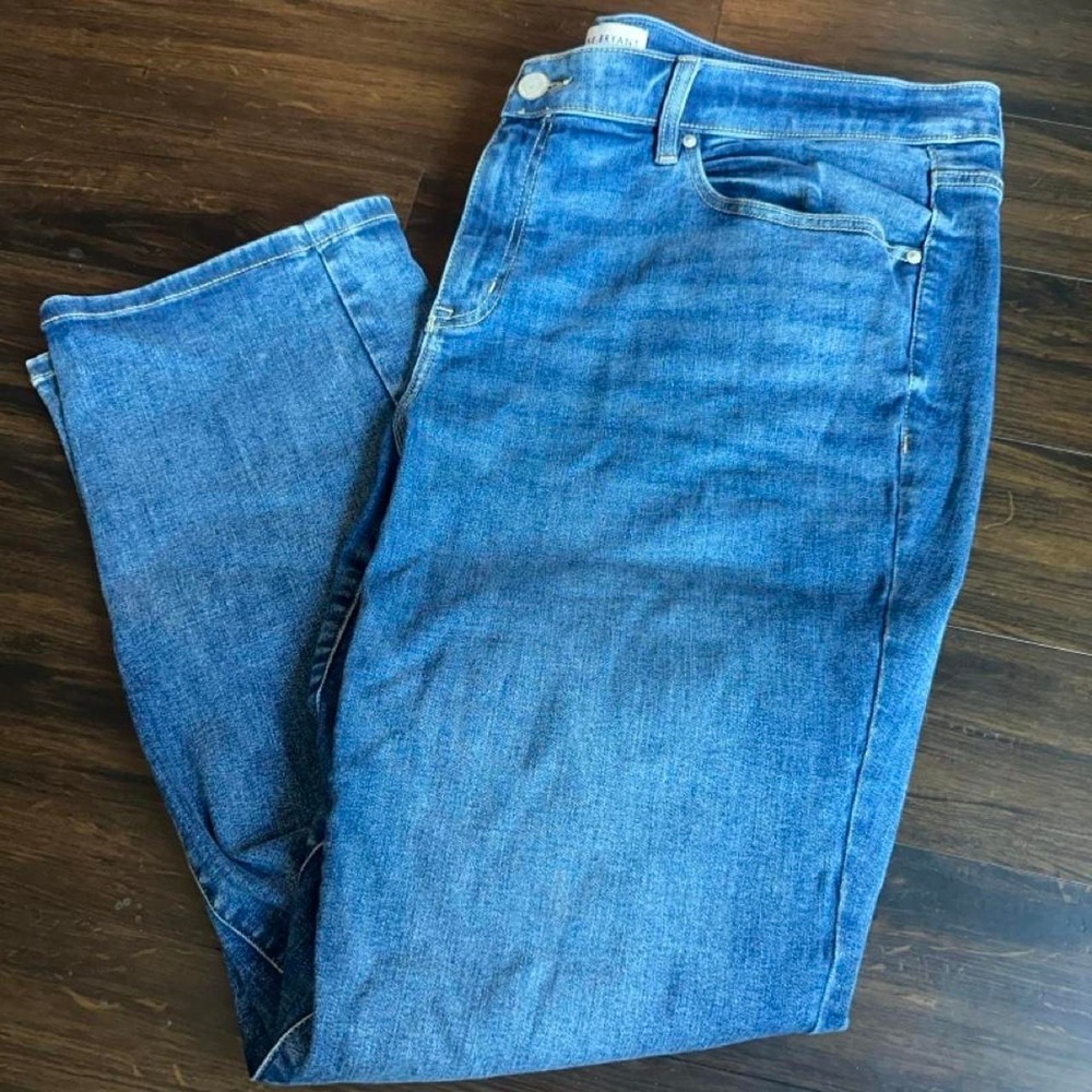 Lane Bryant Mid Rise Signature Fit Straight Jeans Size 22